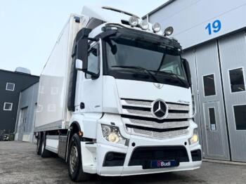  Lastbil Mercedes-Benz Actros 2551, 2014 - med Skabskåp - öppningsbar sida och baklyft - نقل الشراب شاحنة