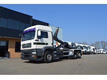 شاحنة ذات الخطاف MAN TGA 26.410 * MANUAL * EURO3 * 6X2 *