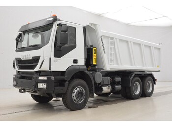 قلابات IVECO Trakker