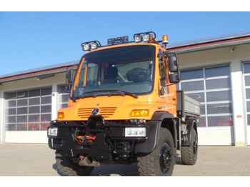 شاحنات مسطحة UNIMOG U500