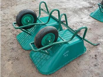معدات الحدائق Unused Plastic Wheelbarrow (2 of): صور 1