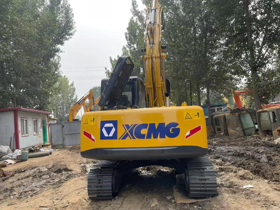حفارات زحافة Used crawler xcmg XE135D china excavator for sale: صور 8