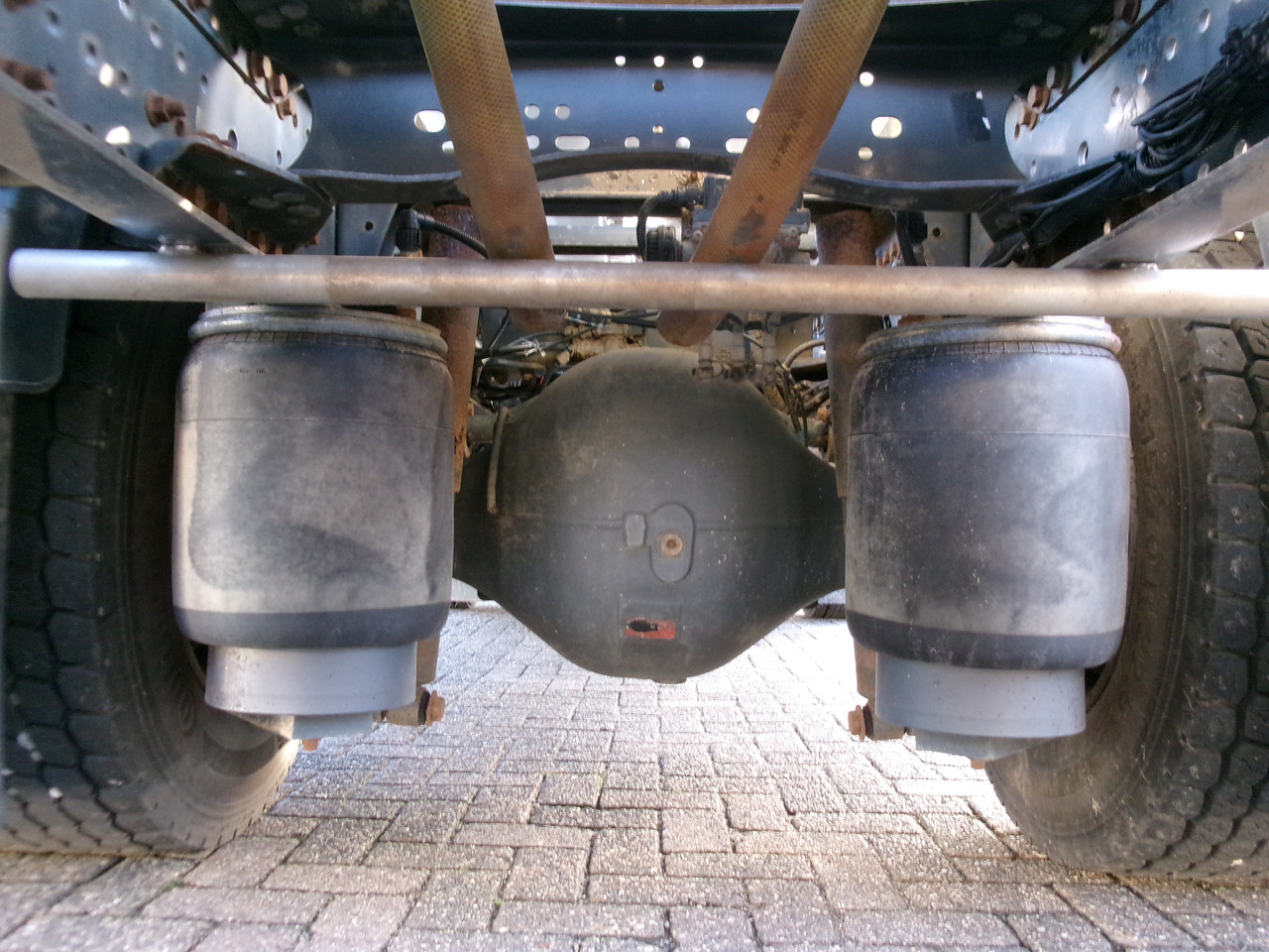 شاحنة صهريج لنقل الوقود Volvo FE 280 4x2 fuel tank 13.3 m3 / 4 comp: صور 5