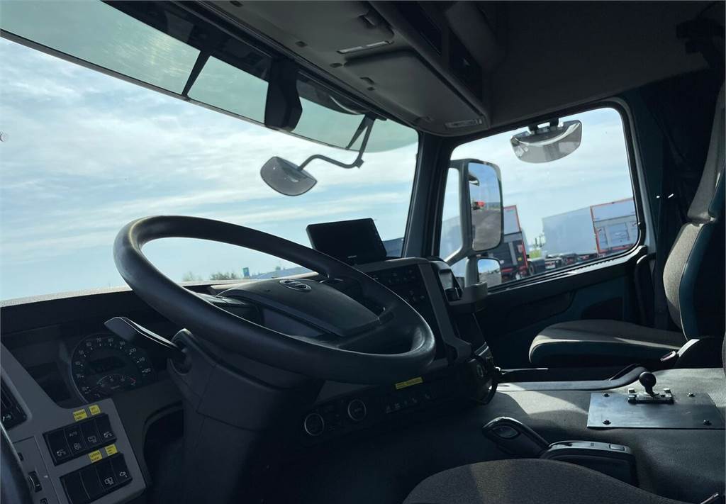 الشاسيه شاحنة Volvo FM480 6x2/4 alusta: صور 11