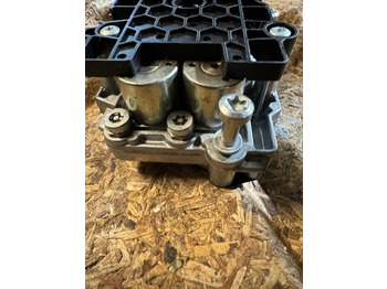 علبة التروس و قطع الغيار - شاحنة ZF Ventilblock TRAXON Getriebe 0501330550: صور 3