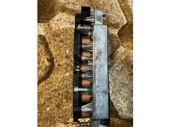 علبة التروس و قطع الغيار - شاحنة ZF Ventilblock TRAXON Getriebe 0501330550: صور 4