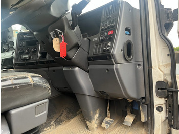 Scania P400 8X4 - شاحنات مسطحة: صور 3