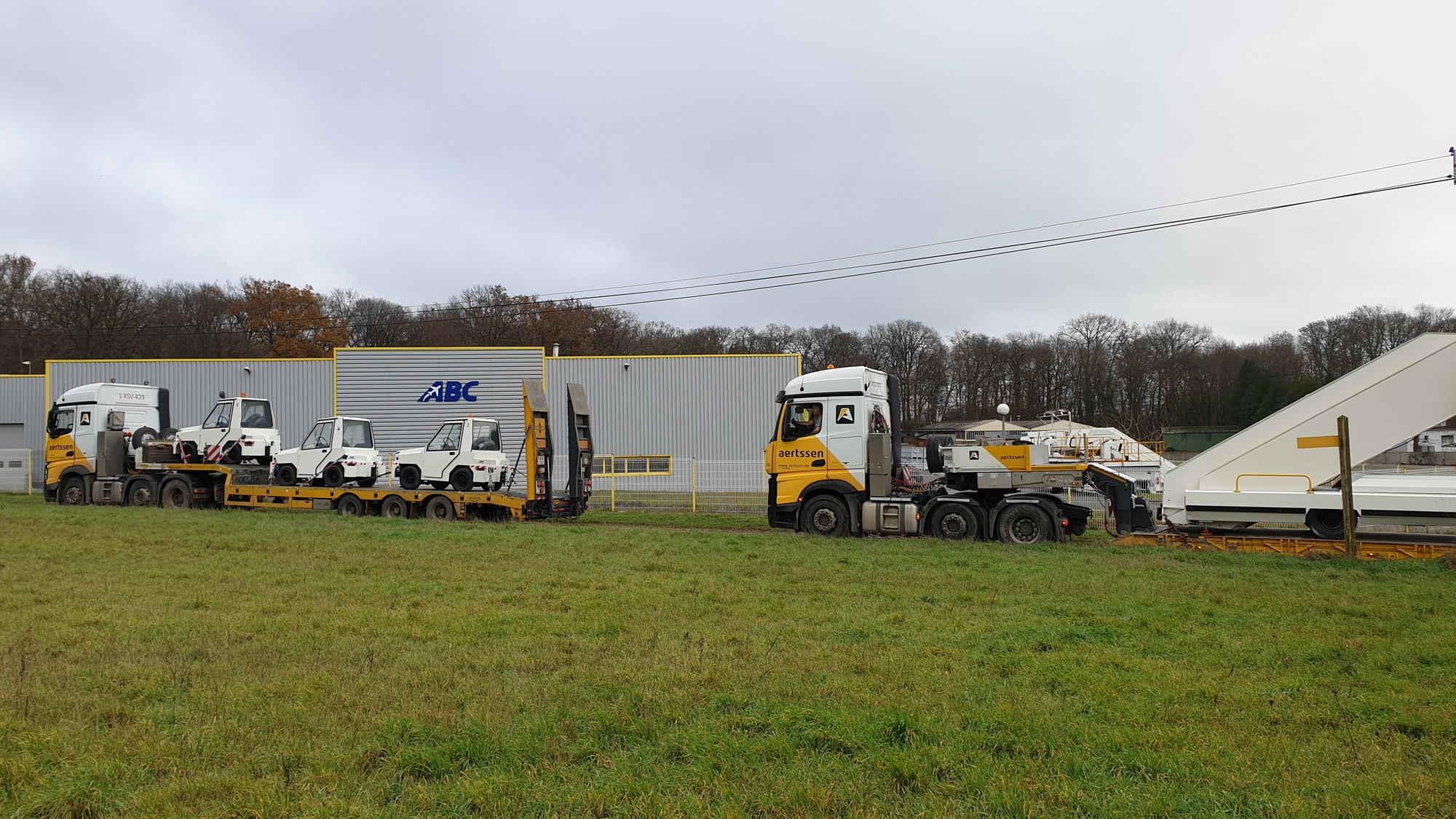 Air Business GSE - معدات الدعم الأرضي TLD - سنة: 2013 undefined: صور 1