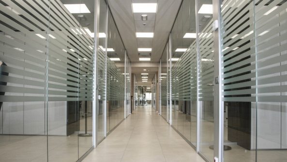 ORION AMBULANZE usato - سيارة بلدية RENAULT undefined: صور 3