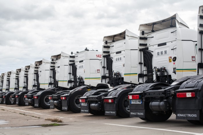 Renault Trucks France - شاحنة RENAULT - سنة: 2015, ديزل undefined: صور 3