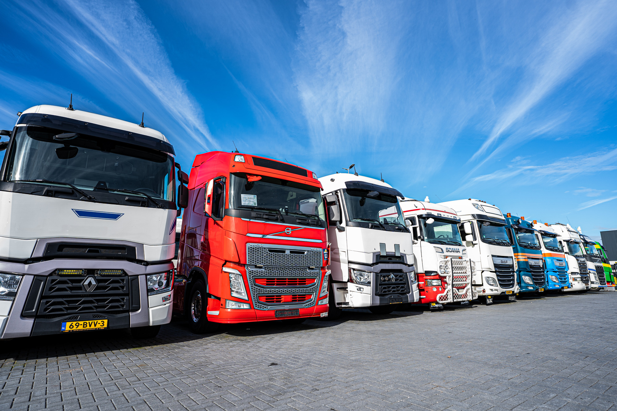 LVS Used TRUCKS - شاحنة - Euro 6, ديزل undefined: صور 1