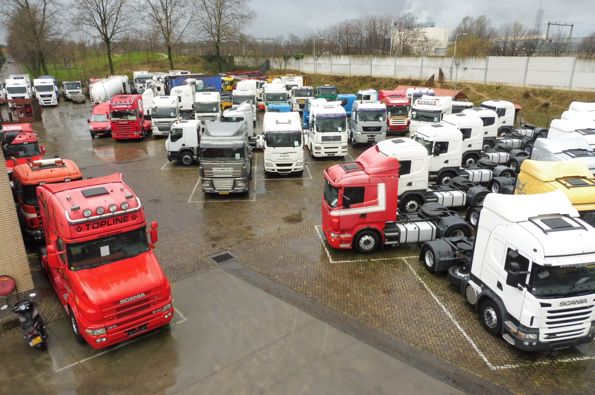 Eddy Moermans Handelsonderneming b.v. - شاحنة جرار MERCEDES-BENZ - سنة: 2016, 4x2, Euro 6 undefined: صور 1