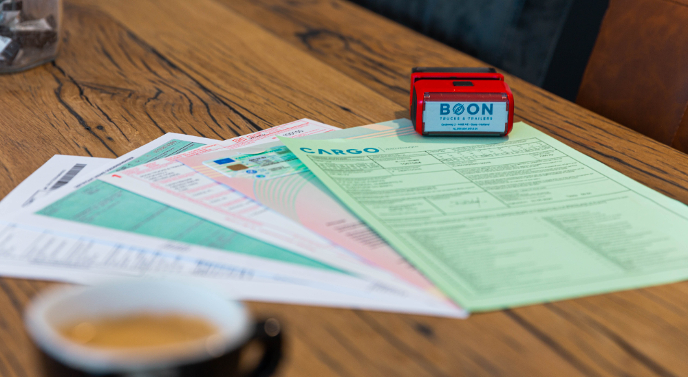 Louis Boon Trucks & Trailers BV - شاحنة جرار - Euro 4 undefined: صور 3