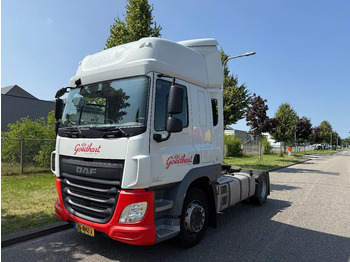 شاحنة جرار DAF CF 400