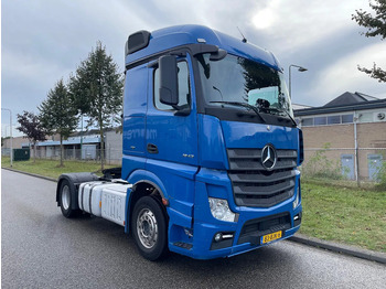 شاحنة جرار MERCEDES-BENZ Actros 1943