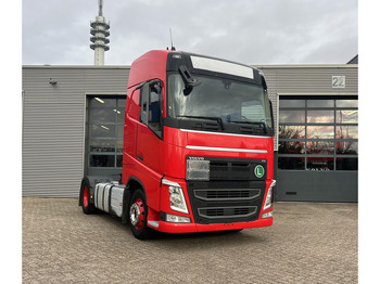 شاحنة جرار VOLVO FH