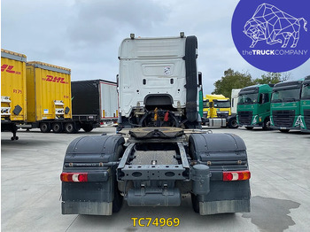 شاحنة جرار Mercedes-Benz Arocs 1943: صور 4