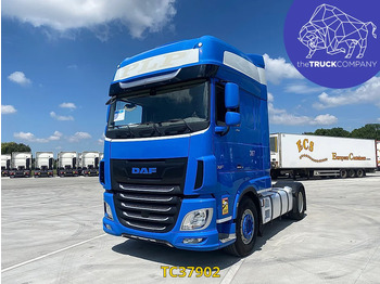 شاحنة جرار DAF XF