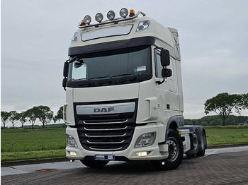 شاحنة جرار DAF XF 460
