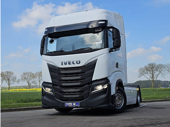 شاحنة جرار IVECO S-WAY