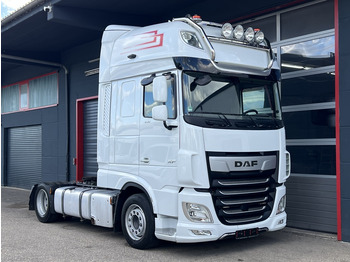 شاحنة جرار DAF XF 530