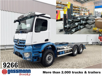 شاحنة ذات الخطاف MERCEDES-BENZ Arocs 2651