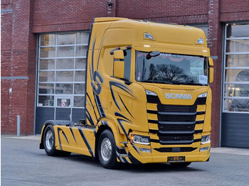 شاحنة جرار SCANIA S 540
