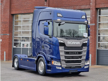 شاحنة جرار SCANIA S