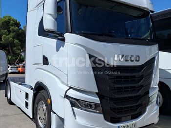 شاحنة جرار IVECO S-WAY