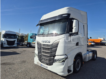 شاحنة جرار IVECO S-WAY