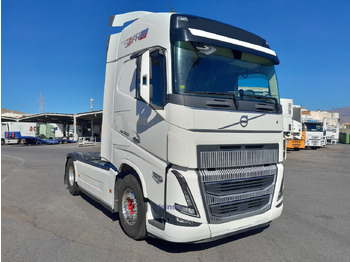 شاحنة جرار VOLVO FH