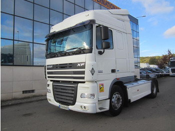 شاحنة جرار DAF XF 105 460