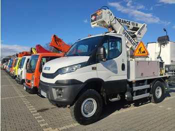 مصاعد الازدهار محمولة على شاحنة IVECO Daily