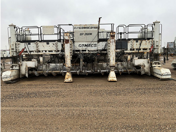 العامل بالقار GOMACO