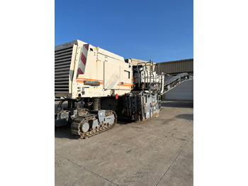 ماكينات لصقل الأسفلت WIRTGEN