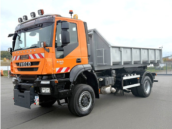 شاحنة ذات الخطاف IVECO Trakker
