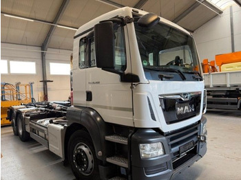شاحنة ذات الخطاف MAN