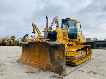 بلدوزر CATERPILLAR D6