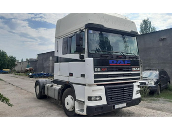 شاحنة جرار DAF XF 95 430