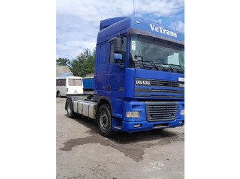 شاحنة جرار DAF XF 95 380