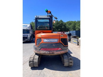 حفارة مصغرة Doosan DX 63-3: صور 4