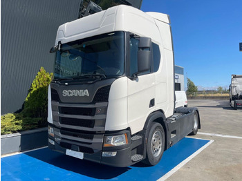 شاحنة جرار SCANIA R 450