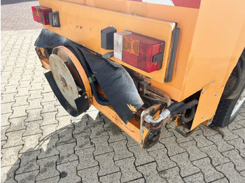 جرارات البلدية HY 1251 / 4x4 Bokimobil, Winterdienst, Kehr/Saugmaschine KIEFER HY 1251 / 4x4 Bokimobil, Winterdienst: صور 3