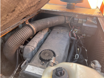 جرارات البلدية HY 1251 / 4x4 Bokimobil, Winterdienst, Kehr/Saugmaschine KIEFER HY 1251 / 4x4 Bokimobil, Winterdienst: صور 4