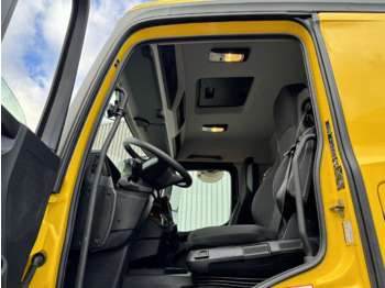 Interior photo 1: جديد شاحنة ذات الخطاف Mercedes-Benz Arocs 2642 L 6x2 Arocs 2642 L 6x2/42, Liftachse, Hiab 21S56 bis 6.5m Container