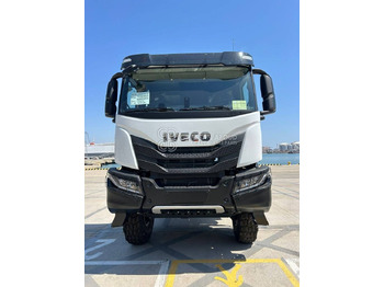 شاحنة جرار IVECO