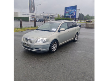 سيارة Toyota Avensis: صور 3