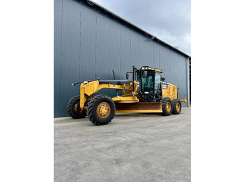آلة تسوية الأرض CATERPILLAR 140M