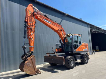 حفارة على عجلات DOOSAN DX170W-5
