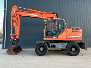 حفارة على عجلات Doosan DX170W: صور 3